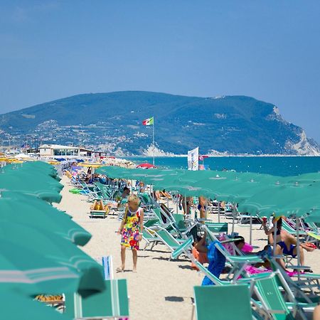 Villaggio Turistico Internazionale Порто Реканати Екстериор снимка
